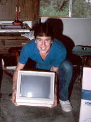 Дейвис е имал и легендарни умения да милува компютри