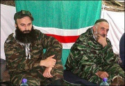 С чичо Рамадан (вдясно) на хижа горски партизанин