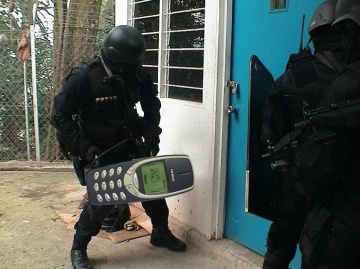 Приложението на Nokia 3310 в полицейска акция на 